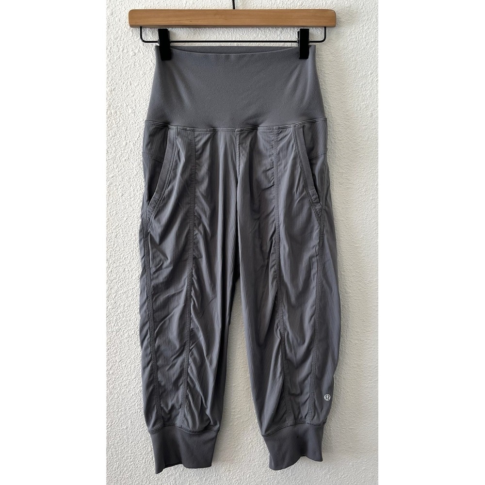 Lululemon Dance Studio Cropped Pants Women Size 2 Gray Performance Gym Yoga